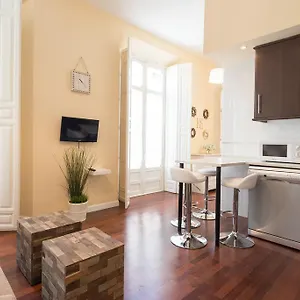 https://letmalaga-penthouse-calderon.es-andalucia.com