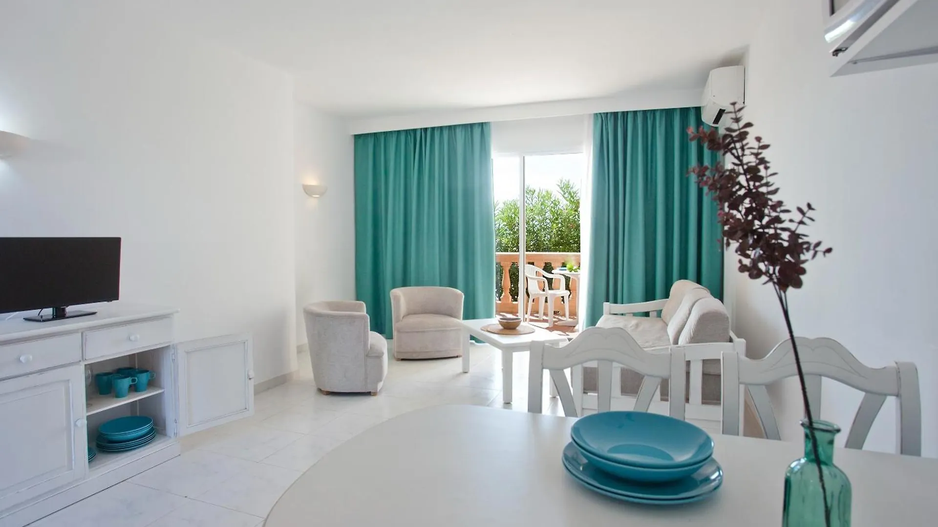 Aparthotel Apartamentos Sol Romantica By Dot Suites Cala Romantica